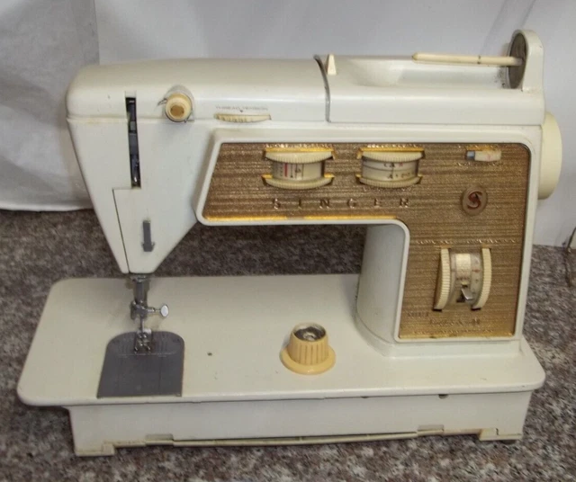 BB6 SINGER Golden Touch & Sew Model 750 Deluxe Zig Zag Sewing Machine