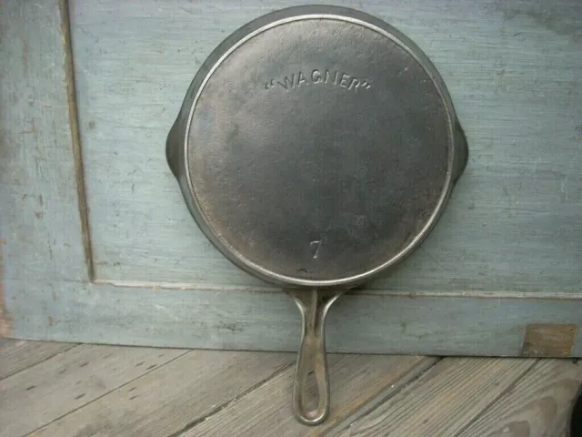 Antique WAGNER Arc Logo #7 Cast Iron Skillet Heat Ring Circa 1891-1910