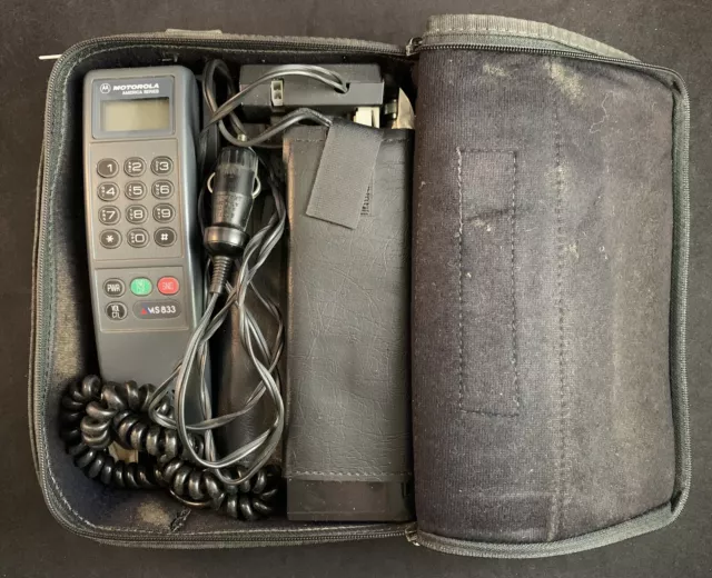 Vintage Motorola America Series MS 833 Mobile Car Phone w/ Carry Bag