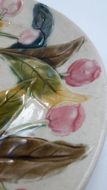Assiette Ceramique Barbotine Decor Cerise Et Feuillage Collection 9