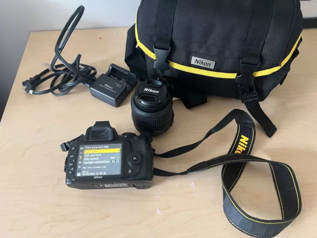 Nikon D D3000 10.2mp Digital Slr Camera, Lens, and Carrying Case bundle