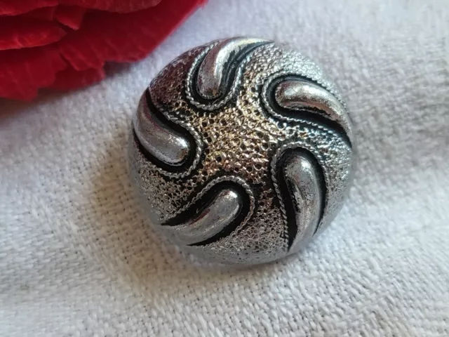 Gros bouton ancien en verre gris argenté vintage bombé 2,2 cm G17A