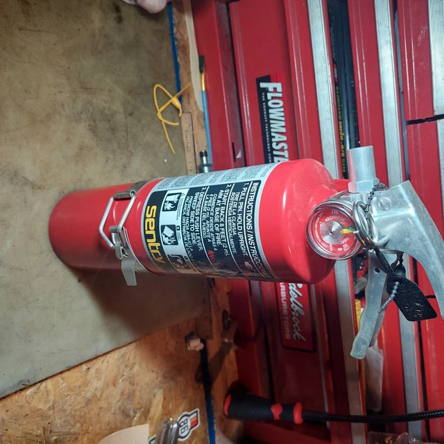 Ansul 2.5 Abc Fire Extinguisher With Multi Purpose Bracket For Car Or Home Ansul 2.5 Abc Fire Extinguisher With Multi Purpose Bracket For Car Or Home
