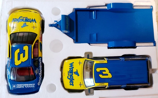Dale Earnhardt Wrangler Suburban Brookfield Collectors Guild Action Set 1:24