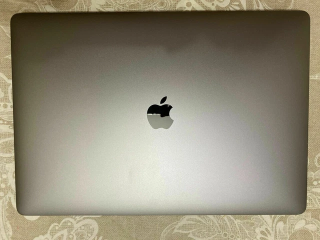 Apple MacBook Pro 15.4" 512GB SSD, Intel Core i9 9ª gen, 16GB RAM, Come nuovo