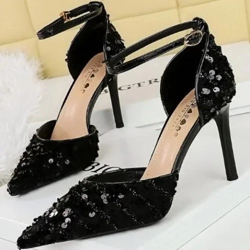 Escarpins Noirs Vernis Luca Stefani, Pointus, Talon Haut, Pointure 39 - Occasion