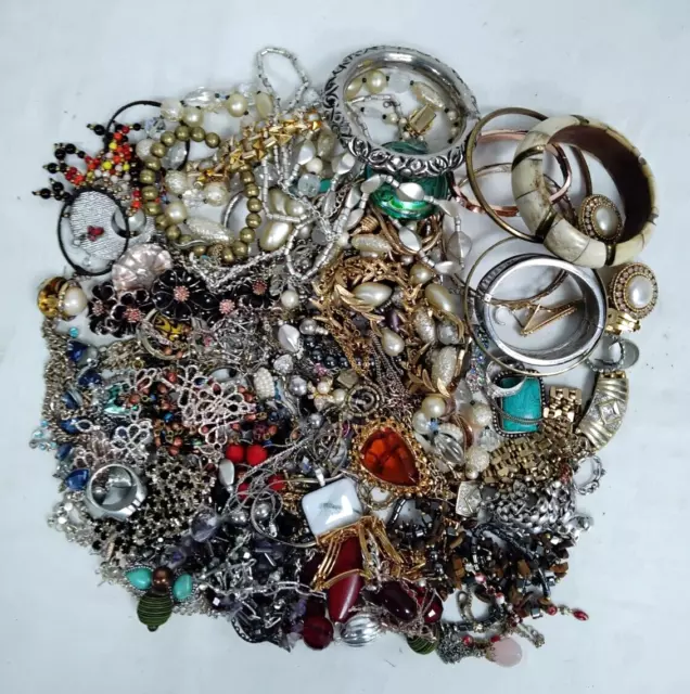 1.6kg approx. Costume Jewellery Bundle. Modern & vintage.  -A02