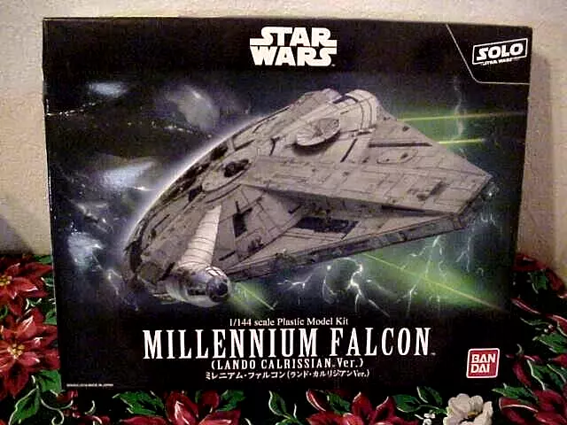 Star Wars: Solo Millennium Falcon 1/144 scale Model Kit - Bandai New Open Box