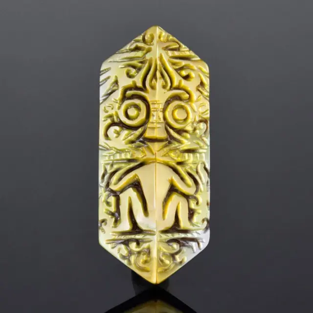 Ethnic Borneo Dayak Tribe Ancestor Shield Sculpture Carved Mother-of-Pearl 7.46g