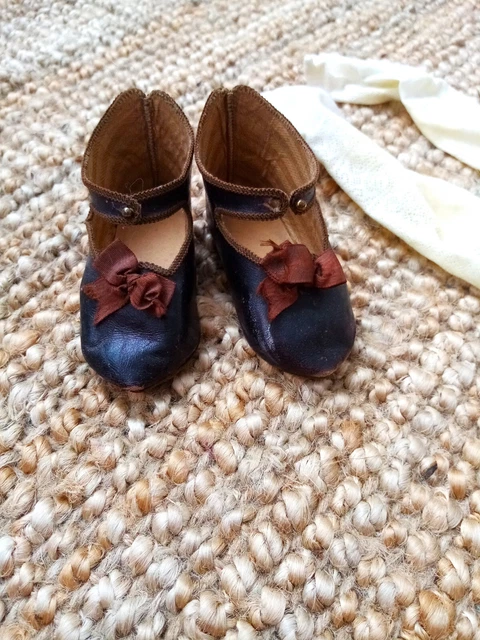 ancienne  chaussures avec chaussettes poupée Jumeau Steiner Bru taille 12 3