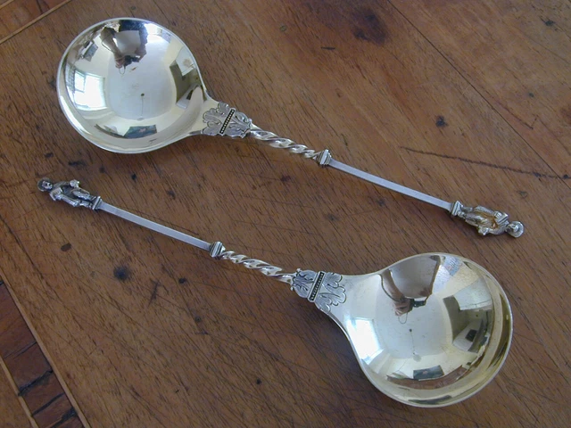 FINE PAIR OF VICTORIAN SILVER GILT APOSTLE SPOONS. LON. 1881, MAKER JA over JS.