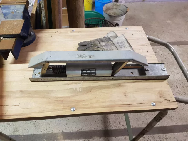 Hanff EMT30 Riegelmagnet 180DC für Aufzug usw. Hanff EMT30 Riegelmagnet 180DC für Aufzug usw.