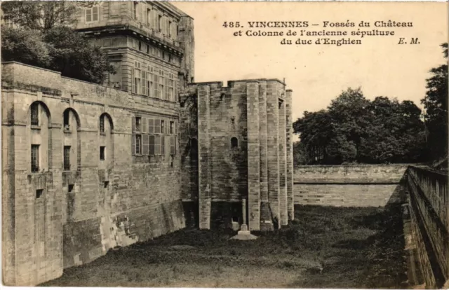 CPA Vincennes Fosses du Chateau et Colonne (1347044)