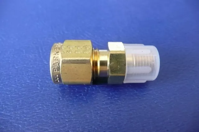 New Parker Brass Male Connector B-400-1-2  1/4" Tube OD x 1/8" mnpt