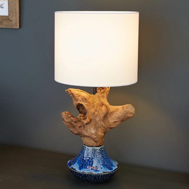 Maritime Tischleuchte SYMBIOSE 50cm Massivholz Keramik Fuß Nachttischlampe E27