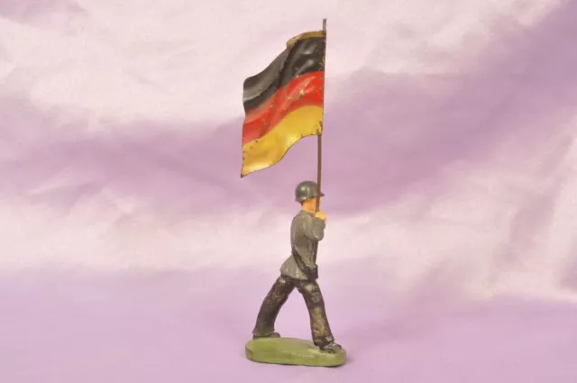 Elastolin Bundeswehr Soldat Deutschland Flagge Fahne / German Soldier with Flag 3