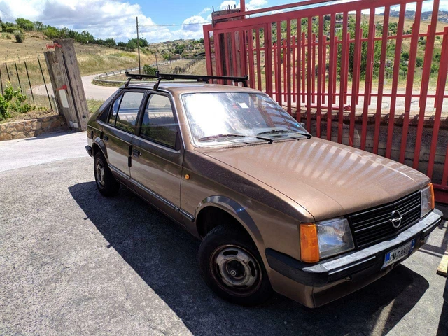 OPEL Kadett 1981 - Auto d'epoca - Passaggio Gratis OPEL Kadett 1981 - Auto d'epoca - Passaggio Gratis