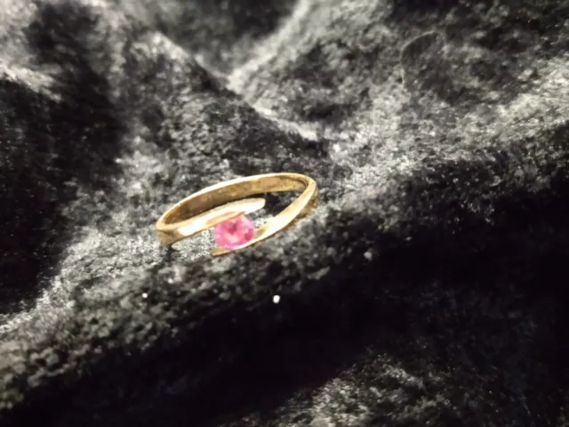 Goldring 750er Gelbgold mit echtem Rosa Spinell, Größe 49 ,siehe Fotos.