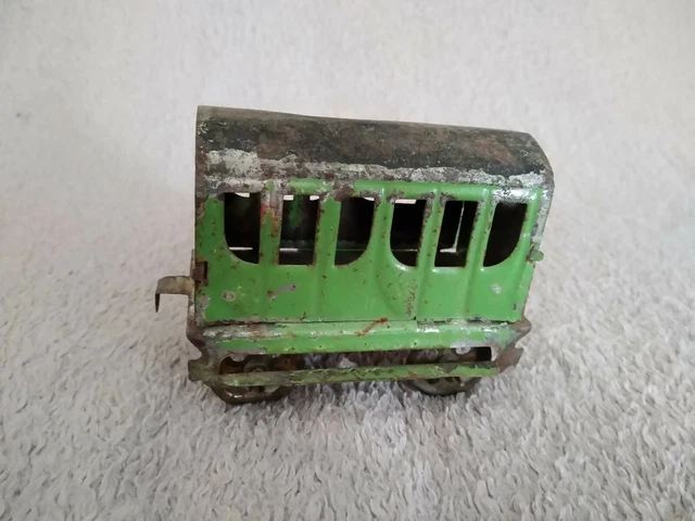 jouet ancien camion de transport en tôle peinte circa 1930