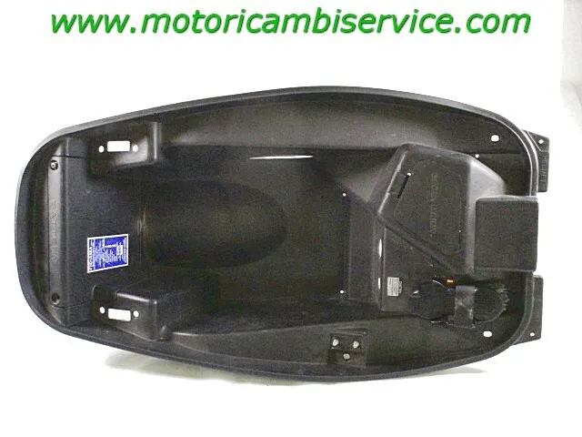 Compartiment Port Objets KYMCO Xciting 500 (2005 -2006) 81260-LBA2-E00