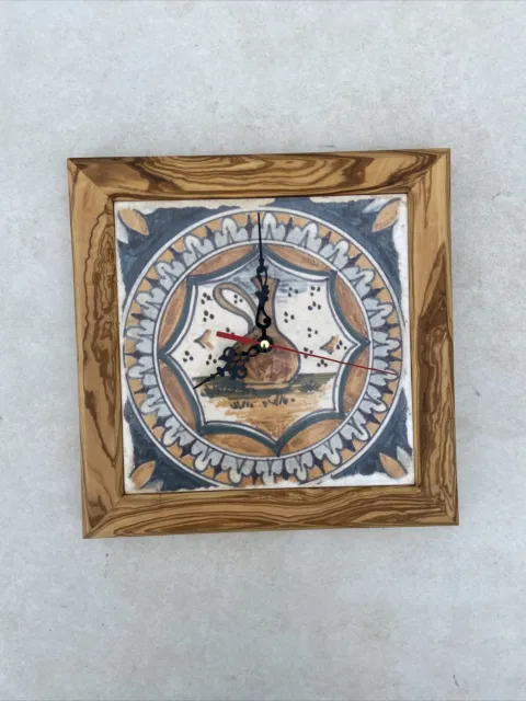Orologio da parete in legno di ulivo e ceramica di Vietri, fatto a mano, 25x25