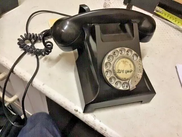 Vintage Telephone - Black Bakelite - S.T.C. 59 PMG S1 / 40 - Sell for Charity