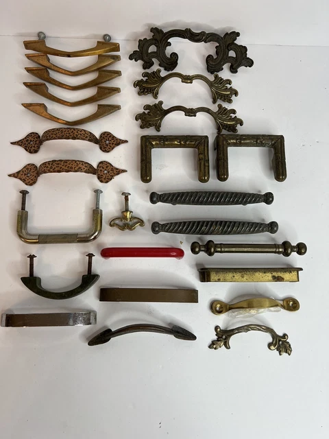 Vintage Drawer cabinet Pulls handles Lot Of 25 Preowned