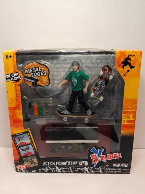 X Stuntz Skate Park Action Figure Ramp Set. 271680 Skateboard