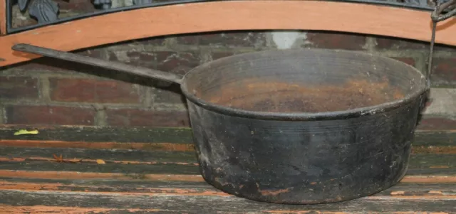 https://www.picclickimg.com/zwsAAOSwbDNgsA6r/Antique-Cast-Iron-Cooking-Cauldron-Pot-2-Handles.webp