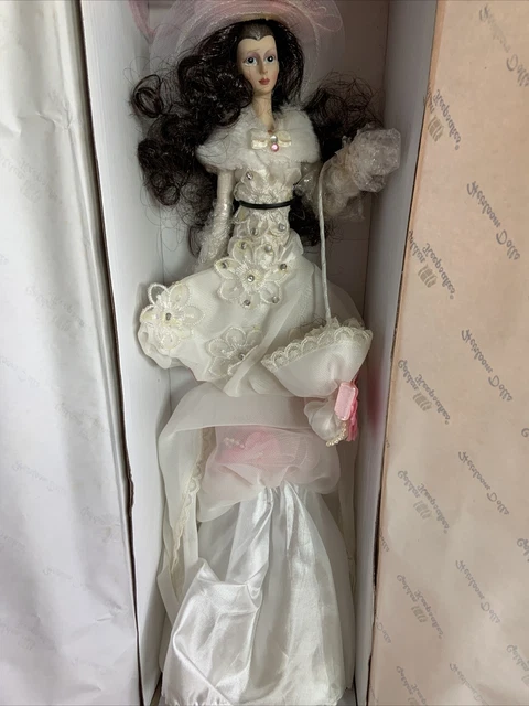 Golden Keepsakes Heirloom Doll Lady Stills D-15-5026 NOS COA