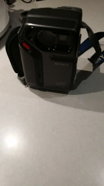 SONY HANDYCAM CCD-TR640E PAL Video8 Camcorder / Fully Functional EUR 200,00 - FR