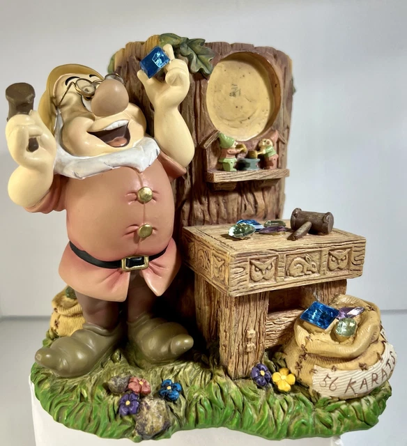 VINTAGE DISNEY SNOW White Seven Dwarfs Doc Pen Pencil Holder Desk