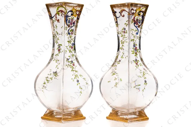 Paire de vases émaillés Art Nouveau par Baccarat. Pair of enameled Art Nouveau