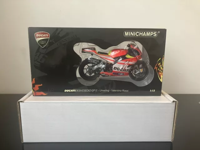 Minichamps Valentino Rossi Ducati Desmosedici GP11 Unveiling 1:12