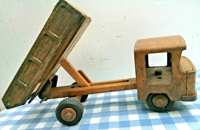 CAMION MINIATURE & le camion 7 T. Renault " jouet ancien en métal EUR 4