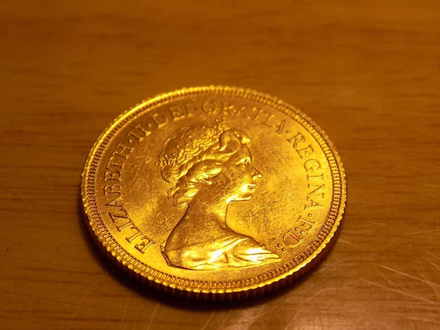 1976 Gold Full Sovereign Coin