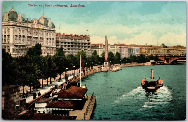 Victoria Embankment London England Road and River-Walk Bank Postcard