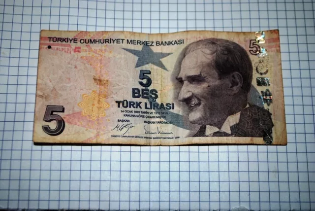 Lot of 2 banknotes of Turkey in denominations of 10 Turkish liras, 5 Turkish lir