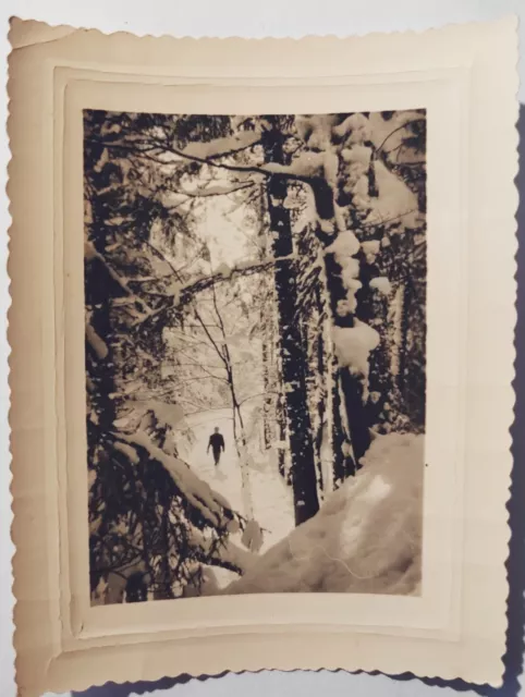 Photo Ancienne Vintage Snapshot Hiver Neige Silhouette Marche Winter Snow Walk