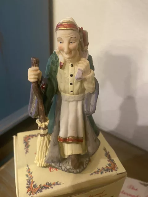 The International Santa Claus Collection Italy La Befana Figurine Ornament  SC005