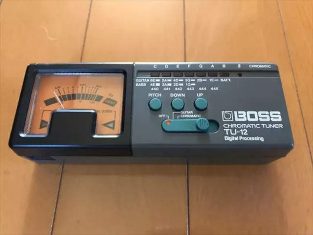 Utilisé TU-12 Boss Chromatique Accordeur pour Guitare Basse Acoustique Numérique