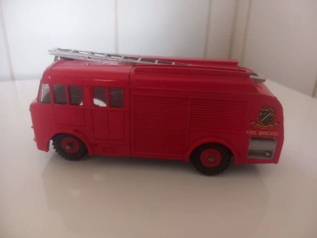 Ancienne Voiture De Pompier Delahaye Dinky Toy - Fabrication Française Meccano Métal Rouge