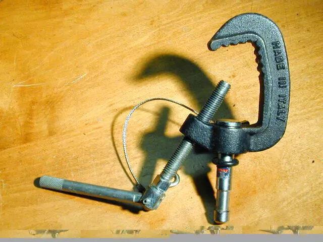 Avenger C02001 Baby Pipe Clamp Made By Manfrotto