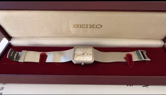 Seiko Vintage Quartz 2620-5070 Near Nos