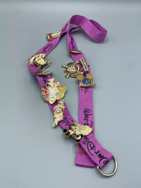 Walt Disney World Resort - Lanyard and Pins - Badges - Mickey Mouse - Florida