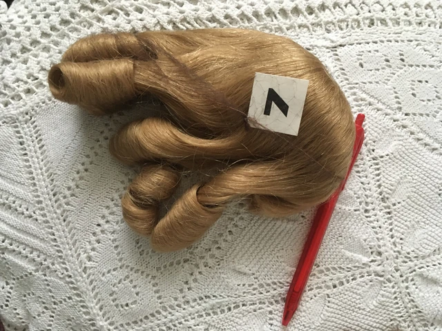 PERRUQUE Poupée ancienne JUMEAU, Steiner, Bru..Taille 7 cheveux naturel 24/27 cm