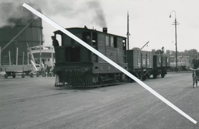 a view of J70 tram loco 7128 at ipswich docks