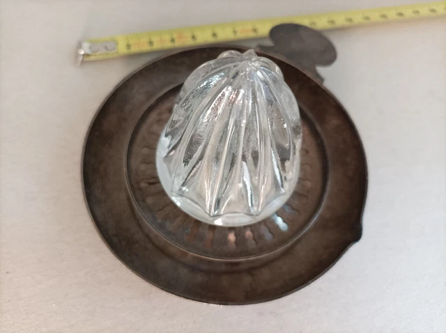 Presse-agrumes Ancien En Verre Transparent – Côtelé – 8x6 Cm – Occasion
