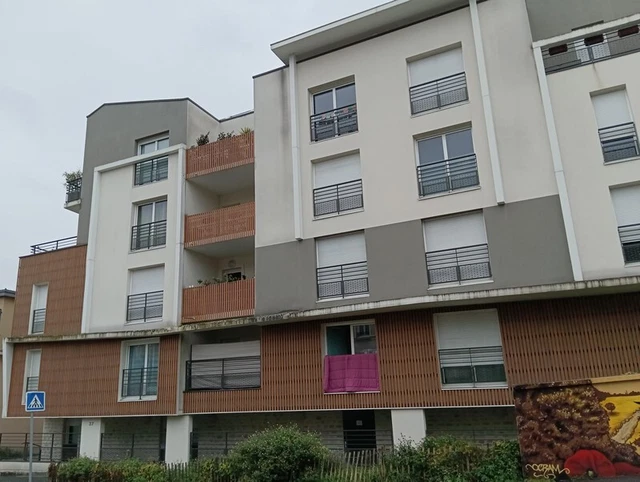 Studio Appartement 1 pièce 21,88m² Proximité gare/bus/commerces Parking privé