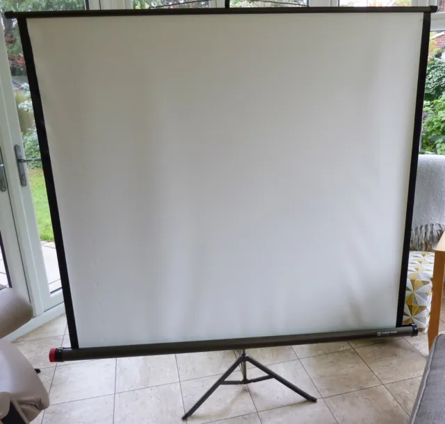 2m Free Standing Portable Tripod Projection Screen with box - Standard Blanco